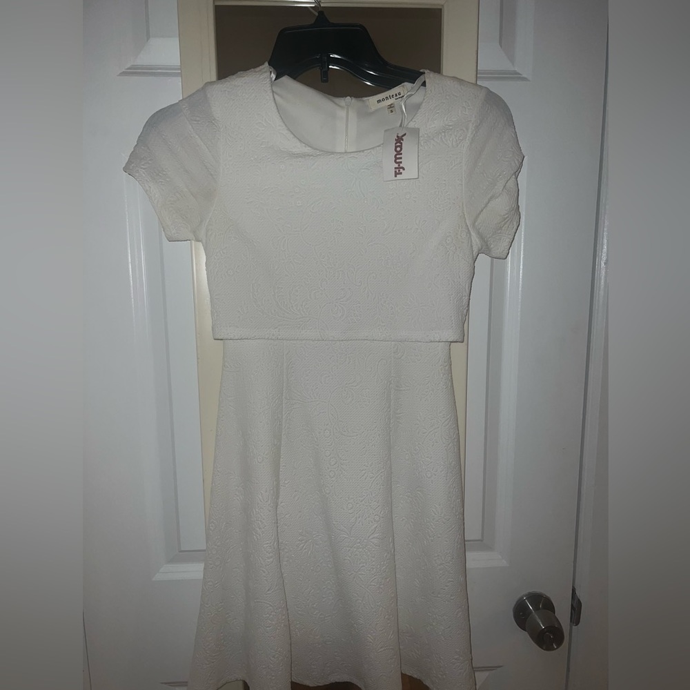 Gorgeous super cute white dress